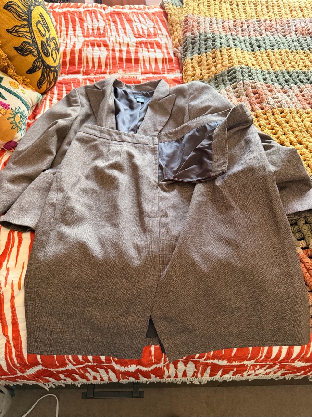 Ann Taylor Brown Two-Piece Skirt Suit - Classic Women's Set - Picture 8 of 8